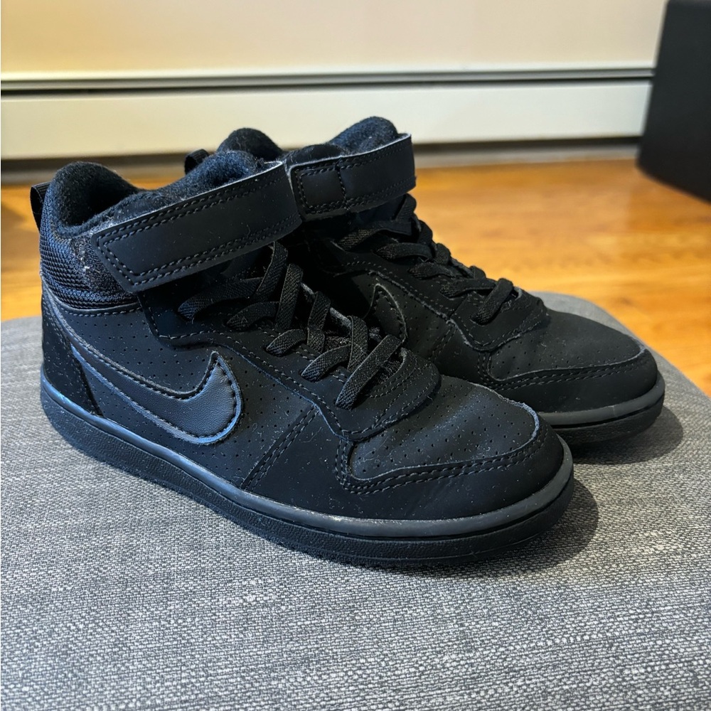 Nike Kids Black Velcro Sneakers